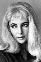 1963 Elizabeth Taylor in September 1963.jpg