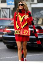 Catwalk-Runway-to-red-carpet-Next-Season-Now-Autumn-Winter-2014-Moschino-Anna-Dello-Russo.jpg