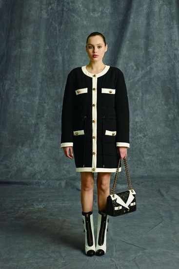 Moschino Pre Fall 2014 Look 01.jpg Moschino Pre Fall 2014 Look 01.jpg